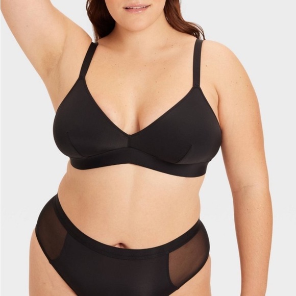 Parade Women's Re:Play Triangle Wireless
Bralette - Eightball new - Picture 1 of 10
